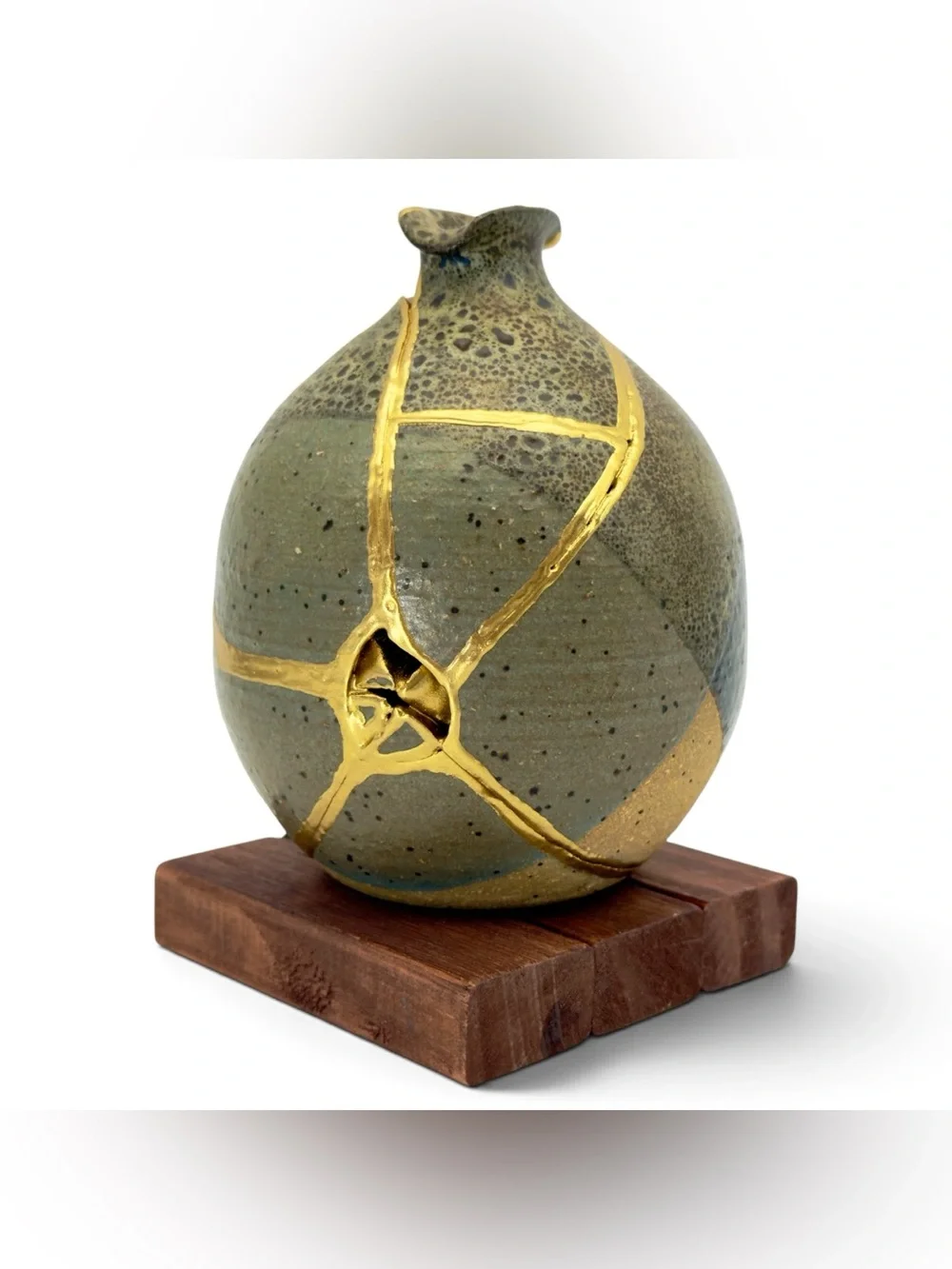 Kintsugi Vase Handmade Pottery Gold Crack Art Personal Growth Anniversary Gift
